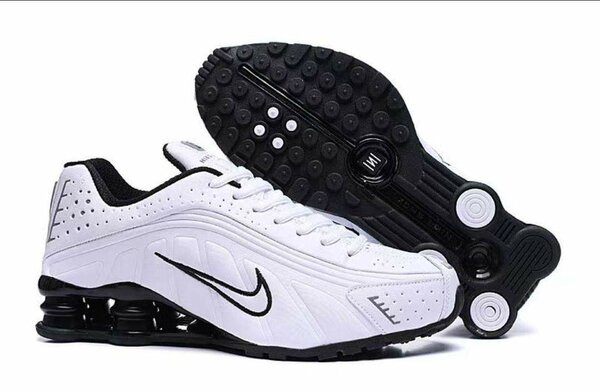 Chaussures Nike shox R4