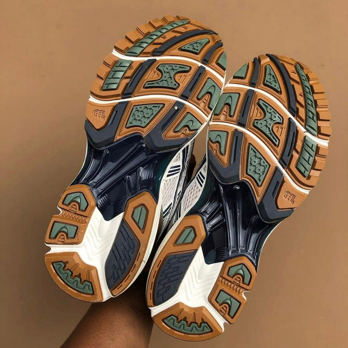 Chaussures Acis Kayano 14