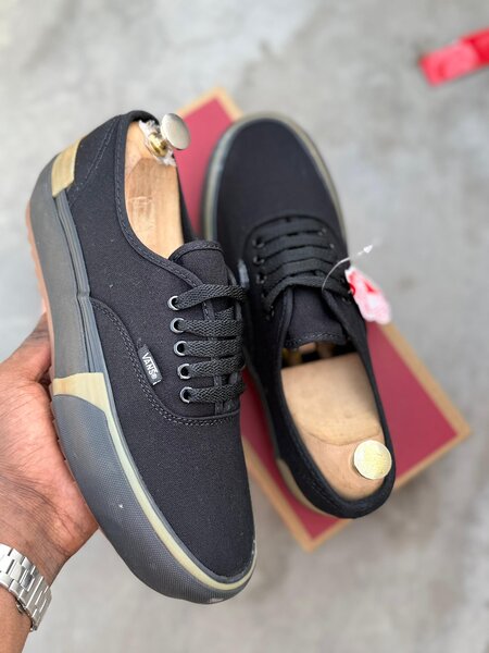 Sneakers noirs unisexes