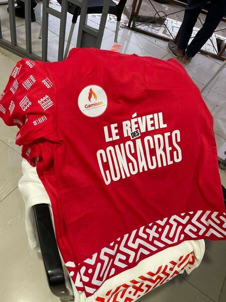 T-shirt et Hoodies "Le Réveil Des Consacrés"
