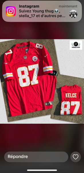 Maillot de football rouge