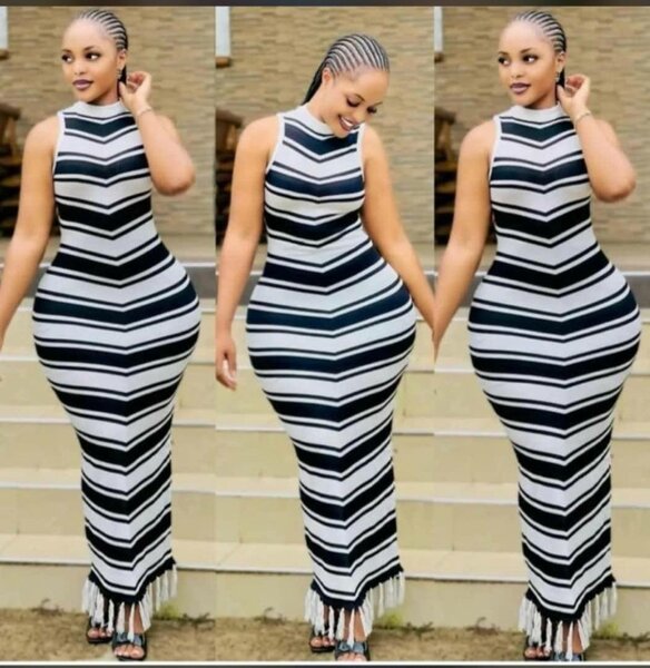 Robe moulante à rayures