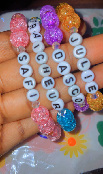 Bracelets personnalisés colorés