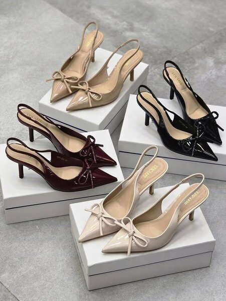 Chaussures à talons aiguille