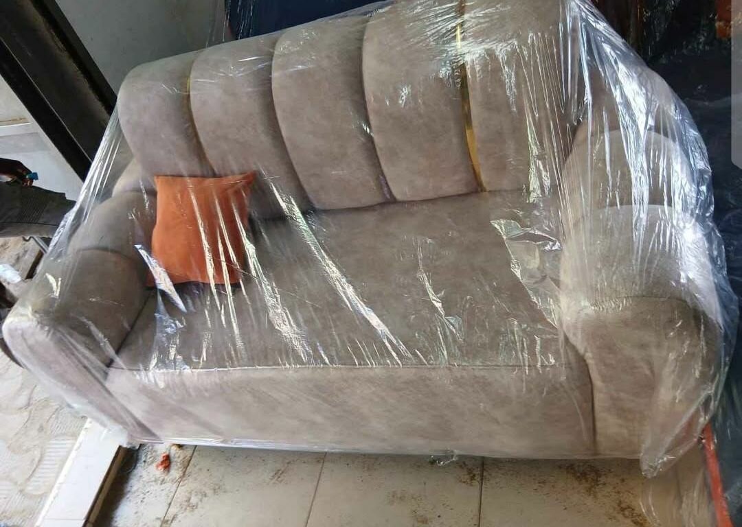 Canapé moderne en tissu gris