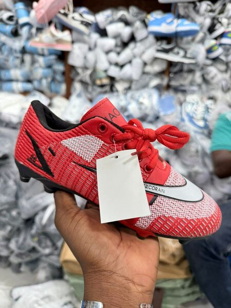 Chaussures de Football Adulte