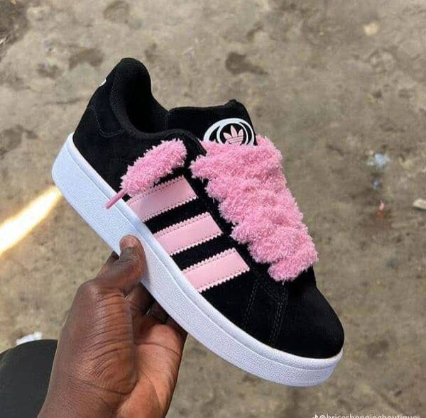 Chaussures tendance à bandes roses