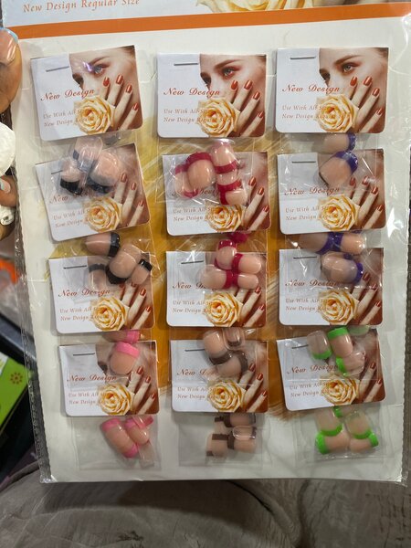 Faux Ongles Multicolores