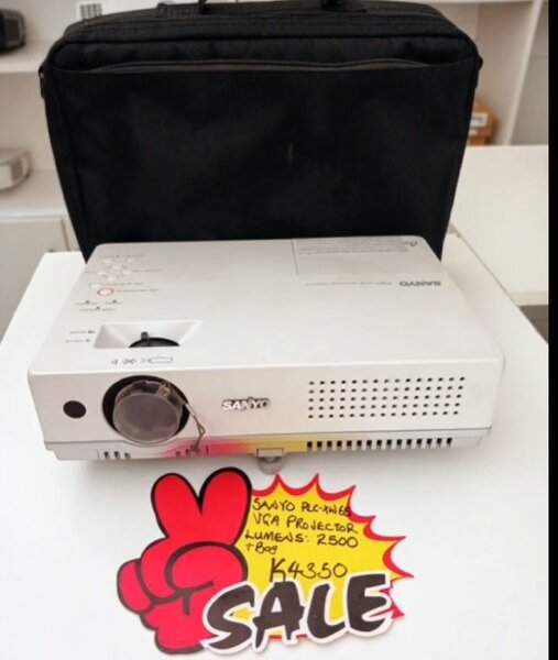 Projector sanyo PLC XW 65