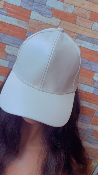 Casquette tendance en cuir