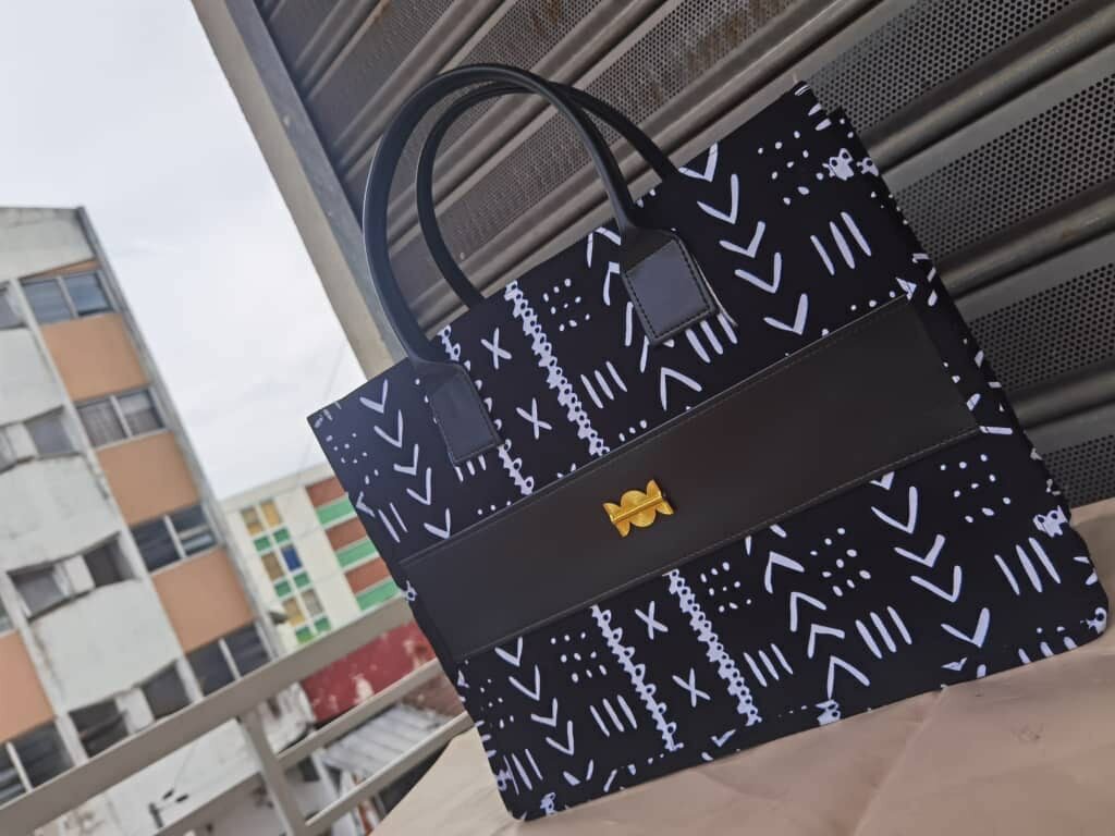 Sac à main en toile élégante