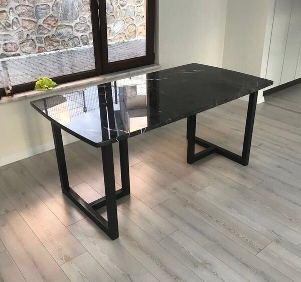 Table à manger en marbre