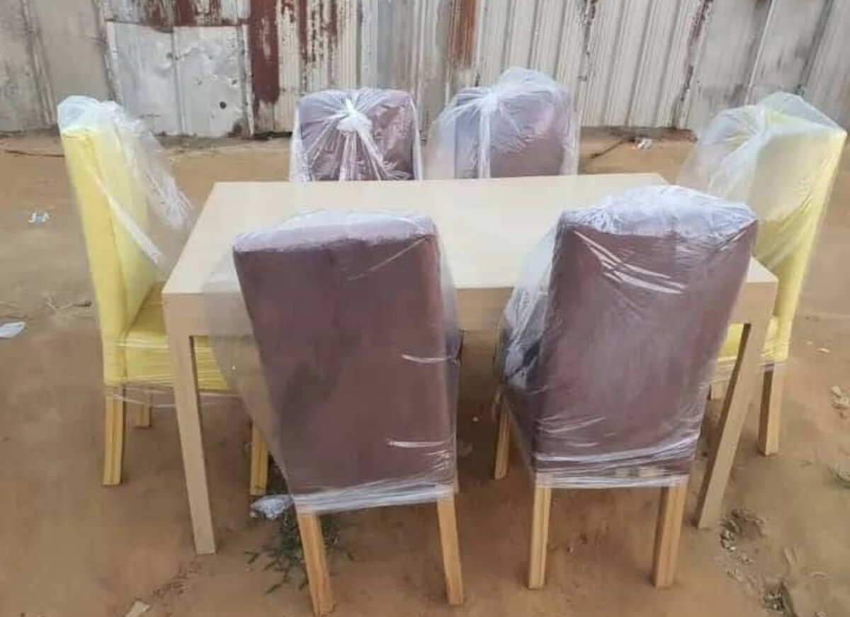 Ensemble table et chaises salle à manger