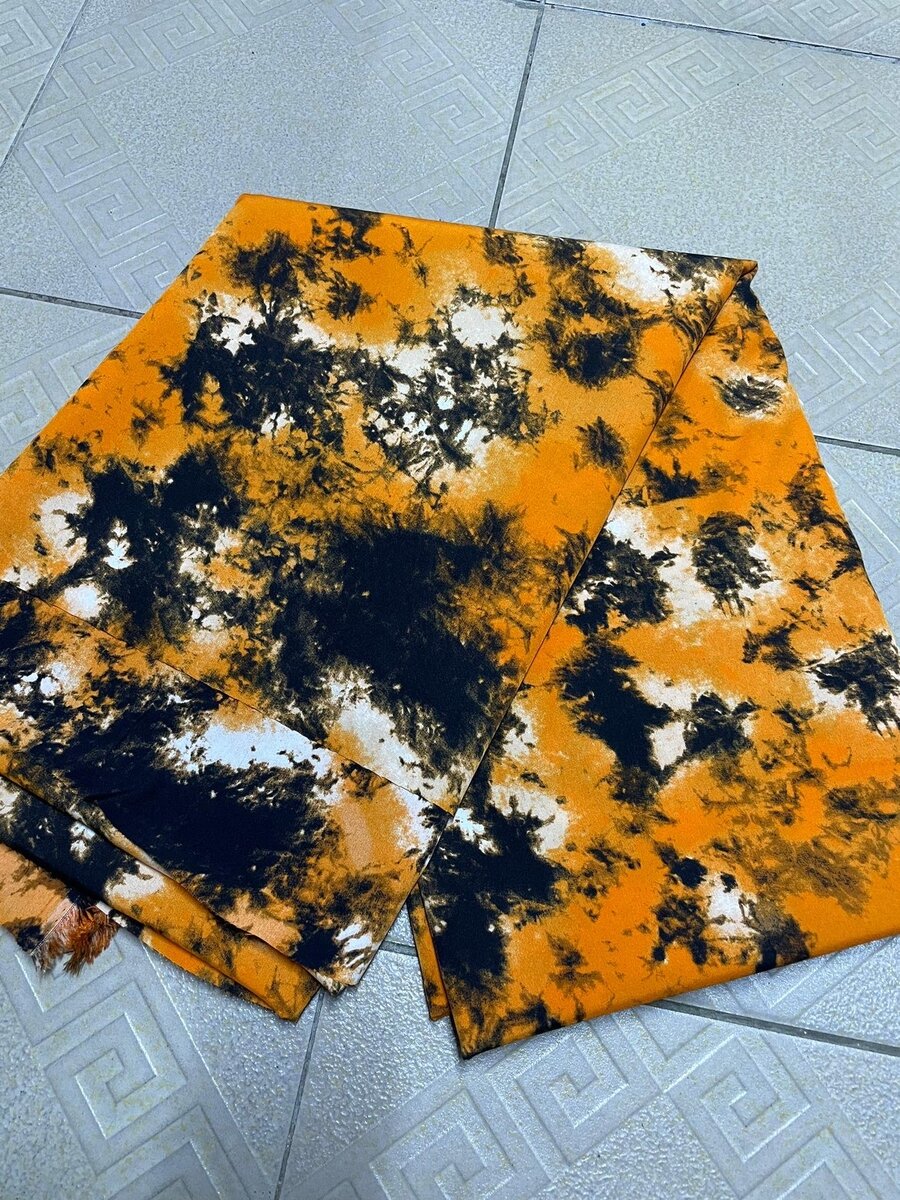 Tissu tie-dye vibrant