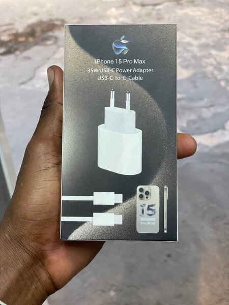Chargeur iPhone 15 original