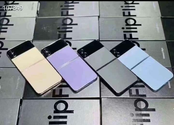 Smartphone pliant Galaxy Z Flip4