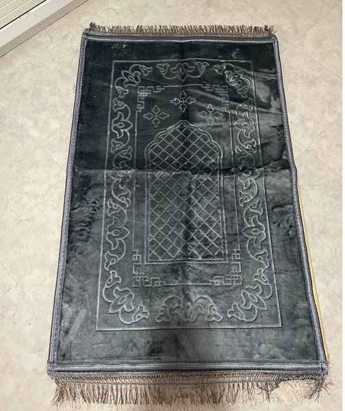Tapis de prière gris