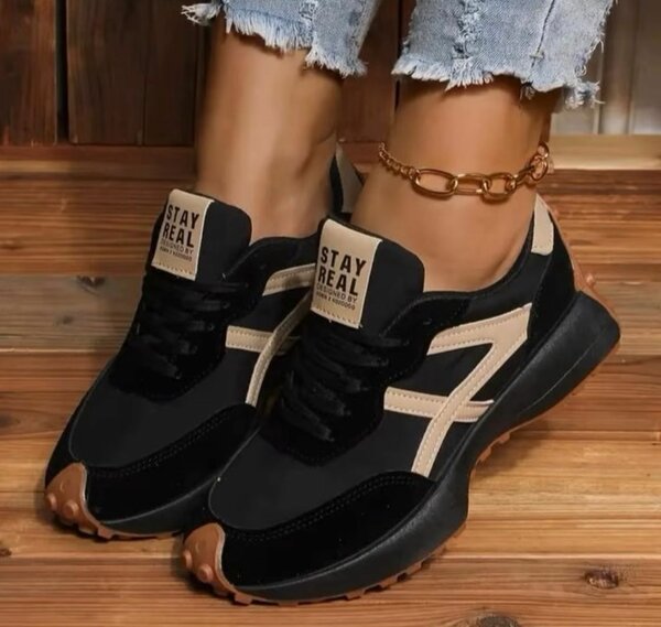 Baskets noires tendance