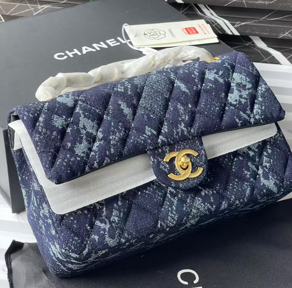 Sac à main Chanel en tissu matelassé