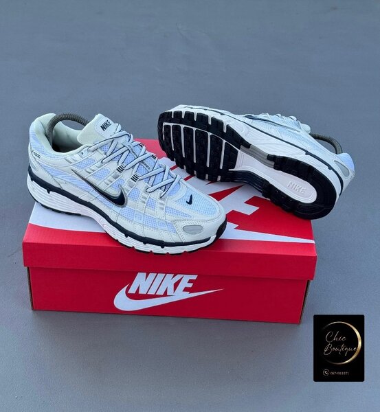 Basket Nike avec carton