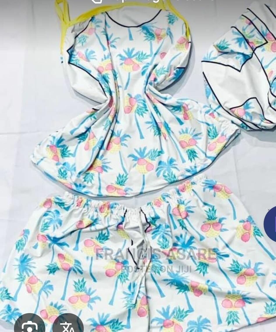 Two piece ladies night wear with bonnet