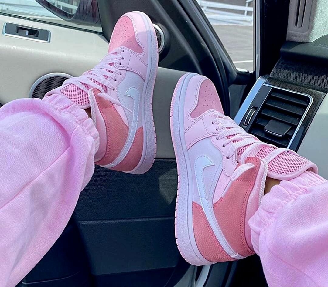 Nike Air Jordan Roses