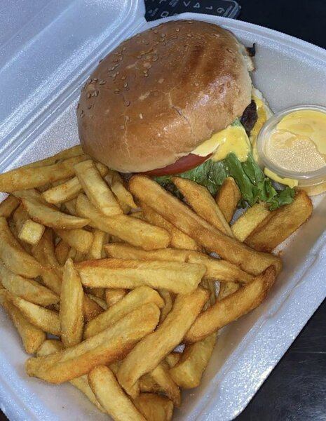 Burger et Frites Savoureux