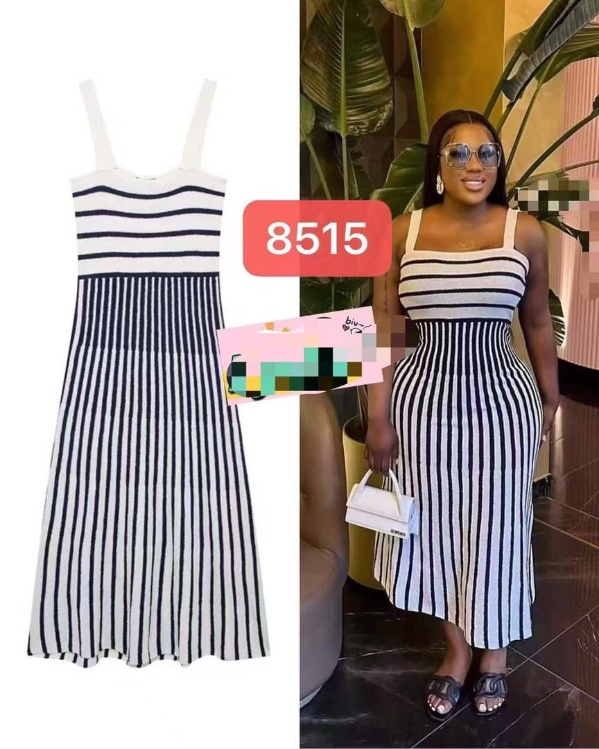 Robe tricotée à rayures