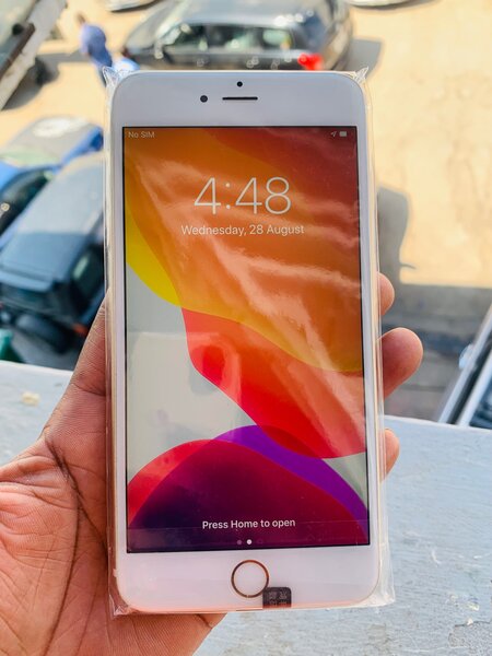 iPhone 6splus 64gb inbuilt