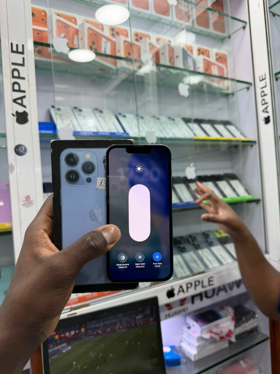 iPhone 13pro 128Go tout dorigi