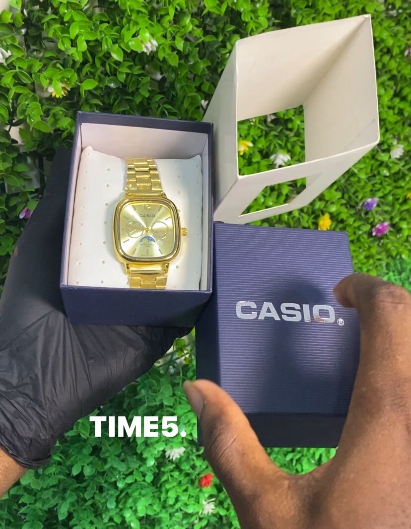 Montre Casio Dorée luxe