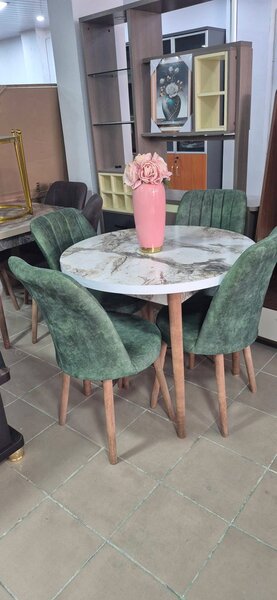 Table ronde marbre avec chaises