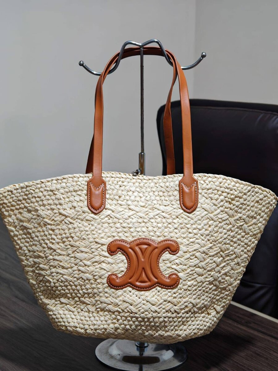 Sac cabas en paille avec logo en cuir