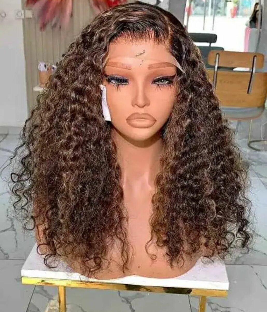 Perruque synthétique longue et ondulée