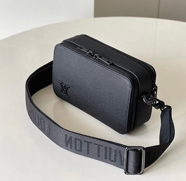 Sacoche moderne en cuir