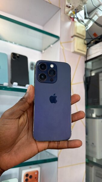 iPhone 14 Pro deux messages