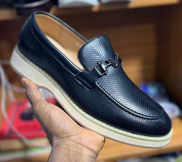 Mocassins en cuir noir élégants