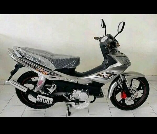 Honda Moto argentée