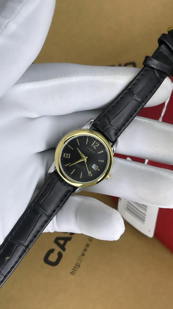 Montre Casio en cuir homme