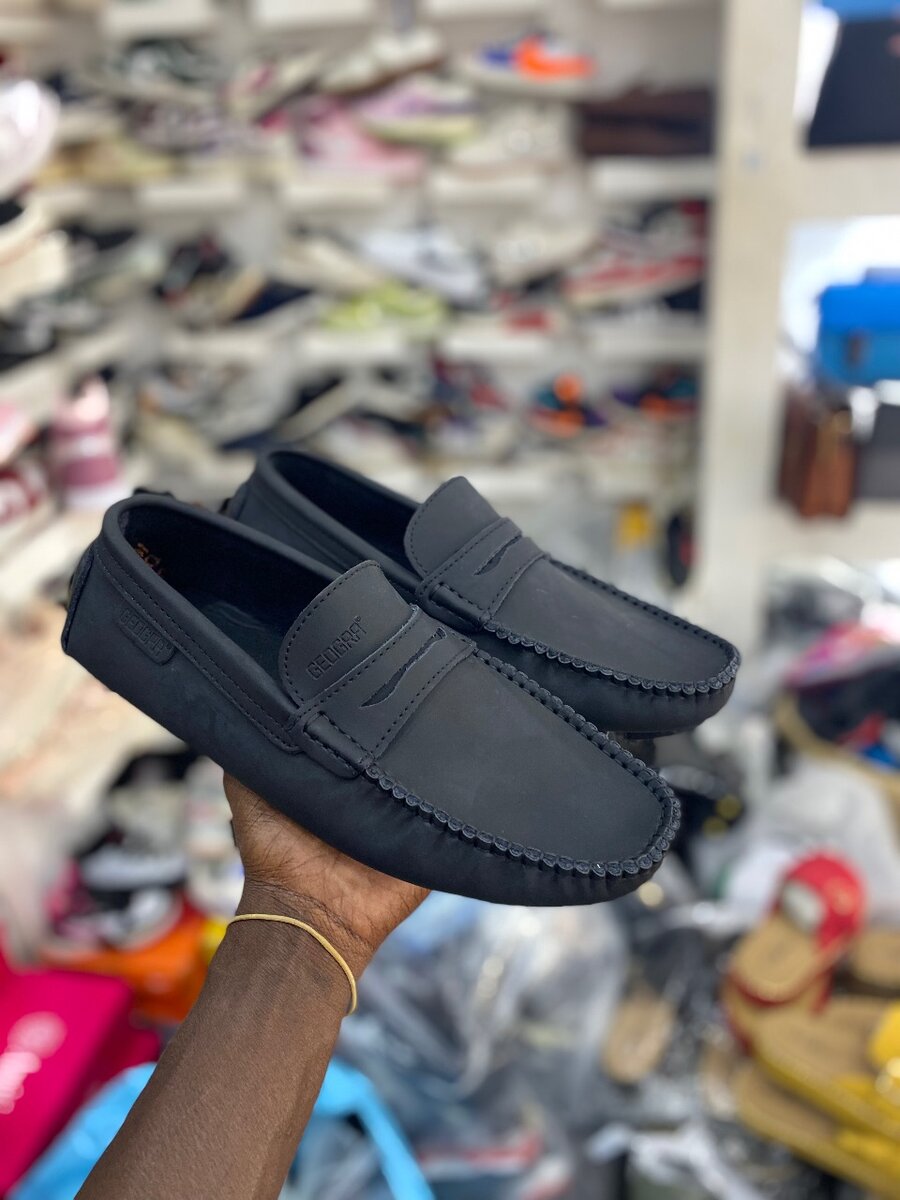 Mocassins en cuir noirs pour hommes