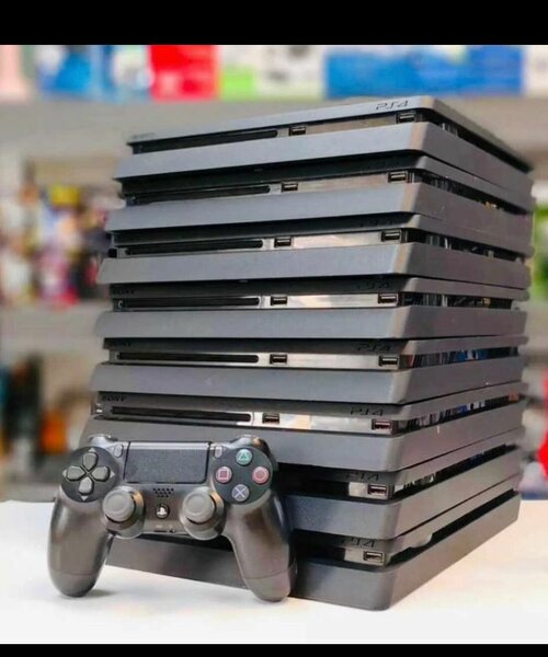 Console PS4 Slim avec manette