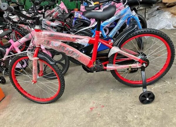 Vélo enfant avec roulettes