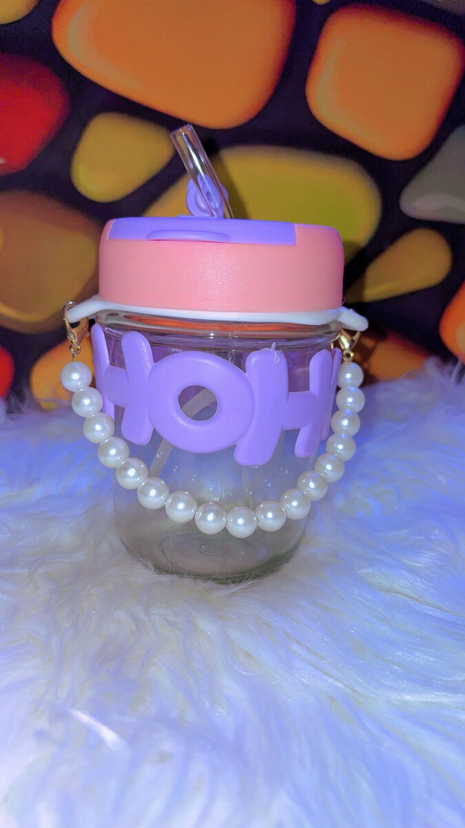 Verre en verre avec paille