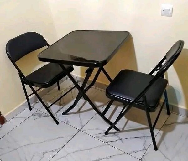 Ensemble table et chaises pliantes