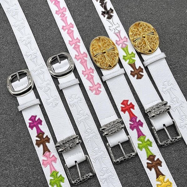 Ceinture en cuir avec boucles décoratives