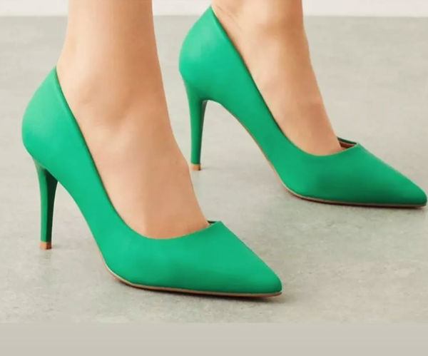 Green court heel