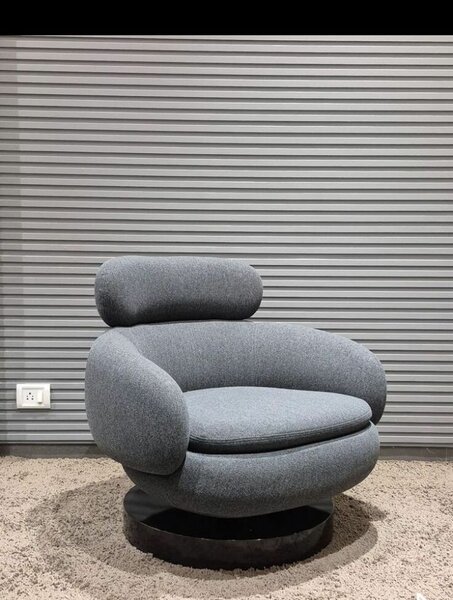 Fauteuil design en tissu gris