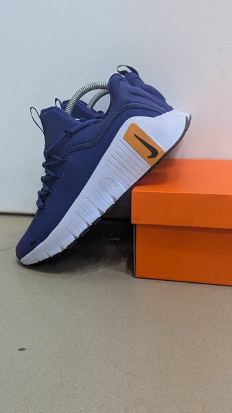 NIKE FREE (METCON 6)