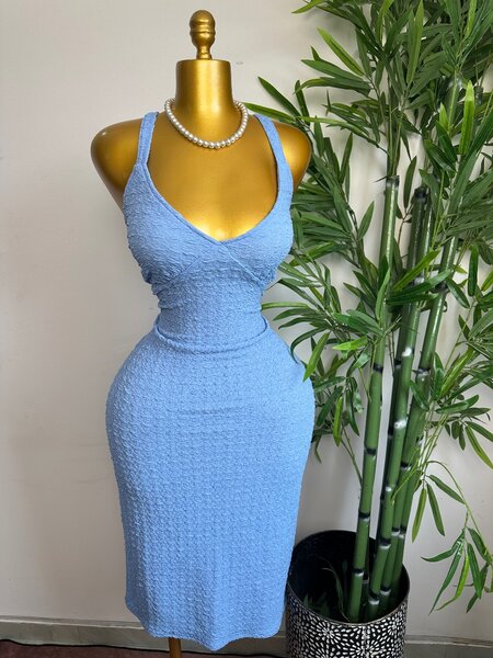 Robe Midi Bleue Élégante