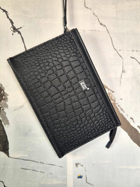 Pochette en cuir noir élégante